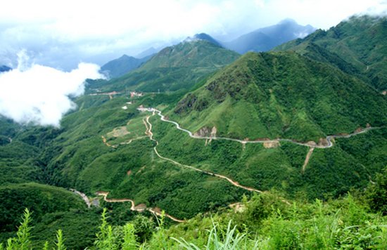 TWO PLACES IN LAO CAI PROVINCE WERE AWARDED VIETNAM RECORD