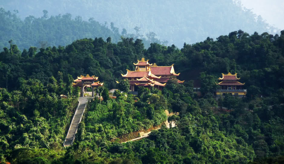 AN INTERNAL PEACEFUL MOMENT IN TRUC LAM MONASTERY